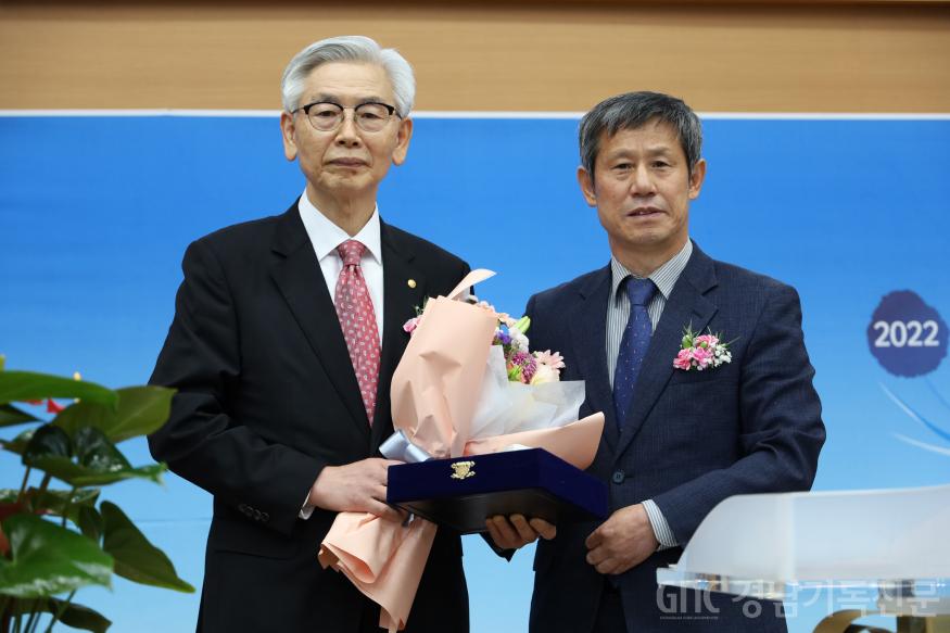 경남지역장로회 총회_조용국 구양서 장로.jpg