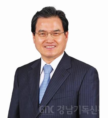 김성수 총장_사이즈 조정.jpg