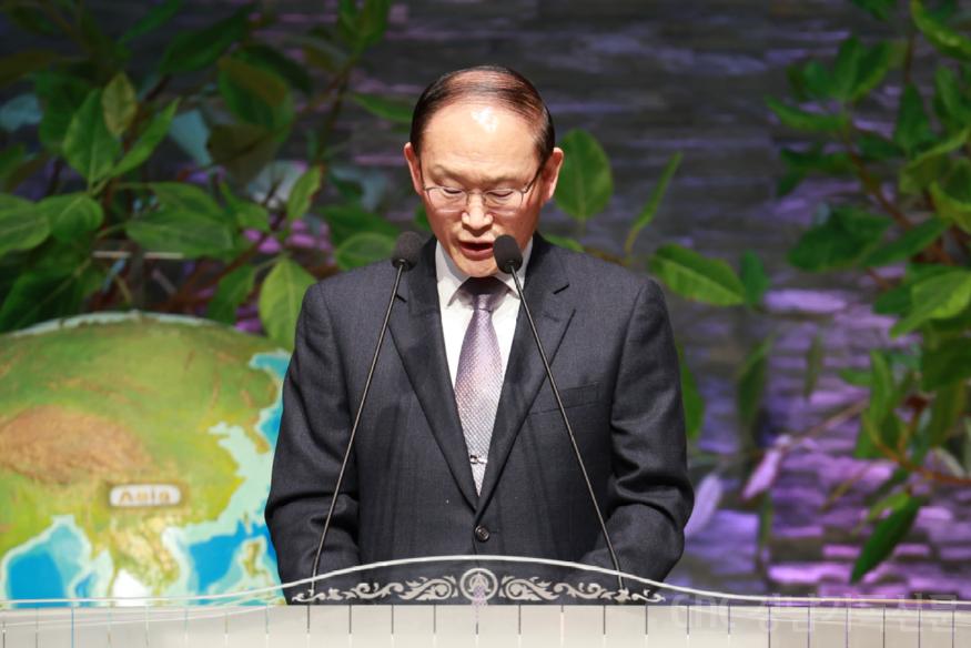 수정된_2_기도_김관수 장로.jpg