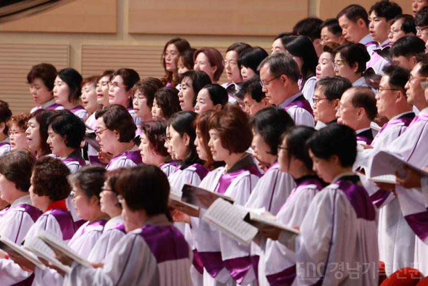 수정된_4_찬양대 (1).jpg