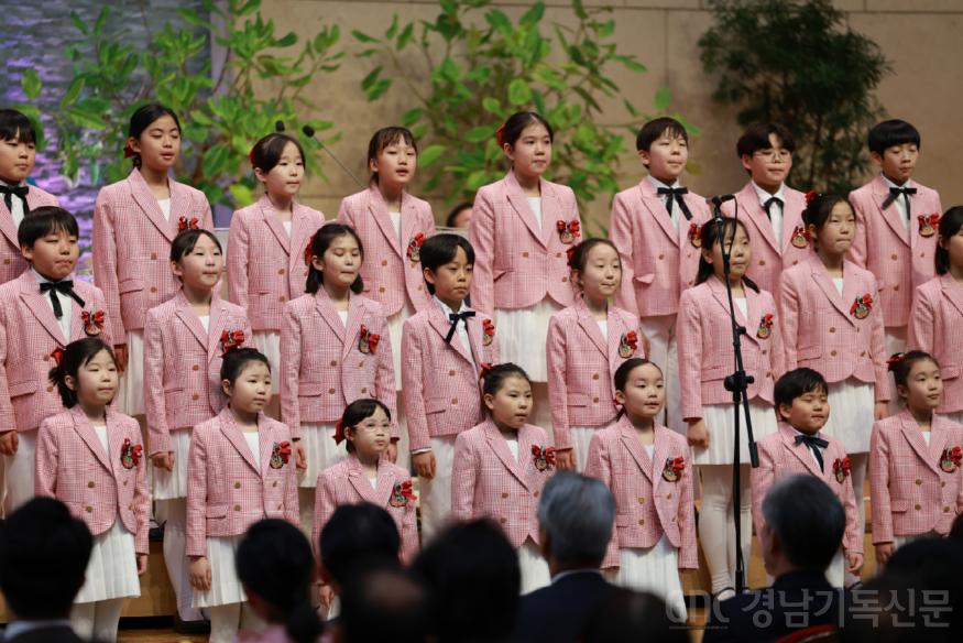 수정된_4_찬양대 (4).jpg