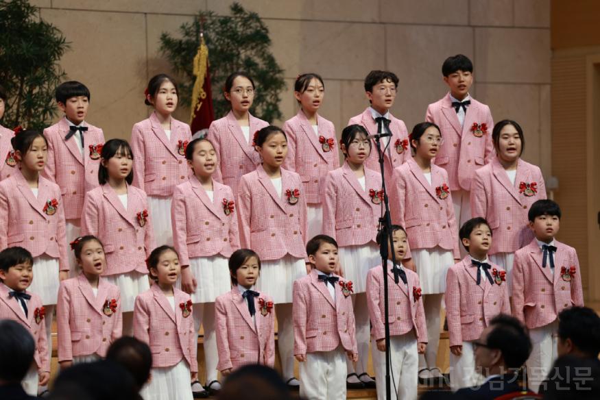 수정된_4_찬양대 (3).jpg