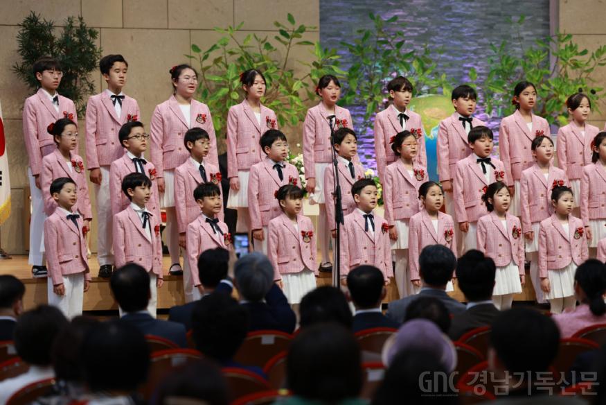 수정된_4_찬양대 (5).jpg