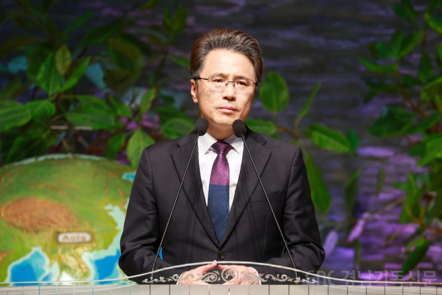 수정된_6_특별기도_배성현 목사 (2).jpg