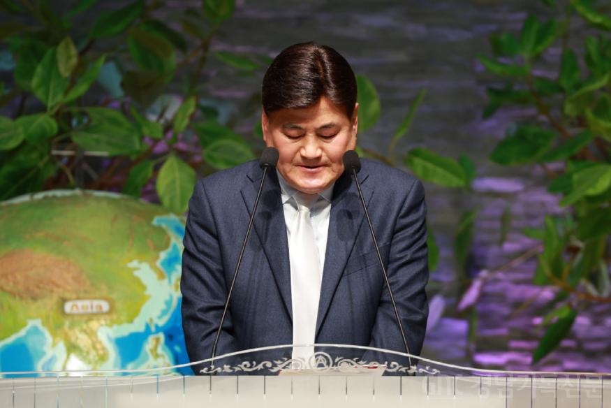 수정된_7_헌금기도_천헌주 장로.jpg