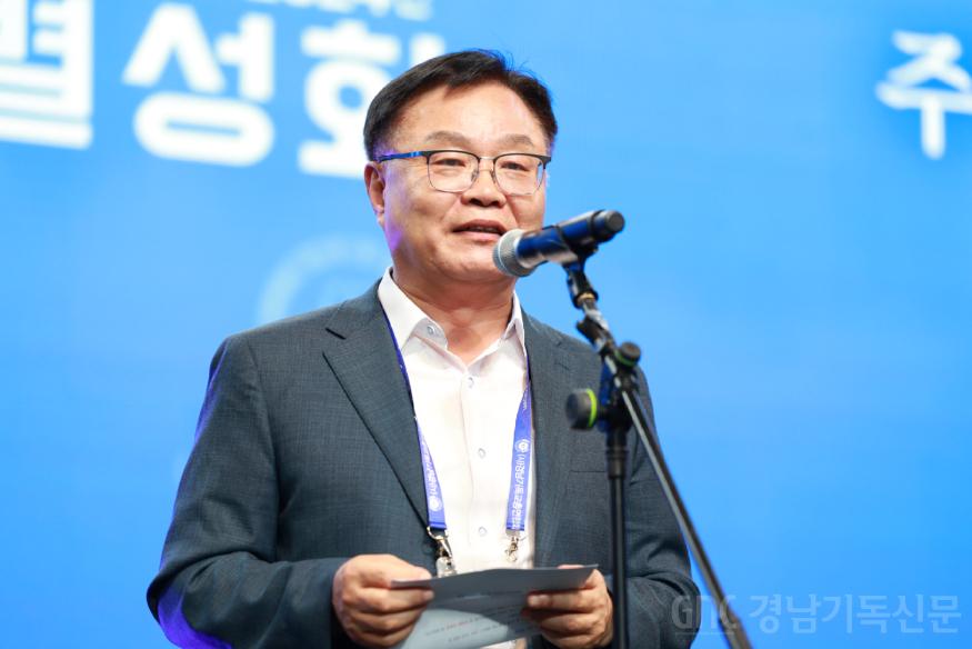 수정된_5_환영사 홍남표시장.jpg