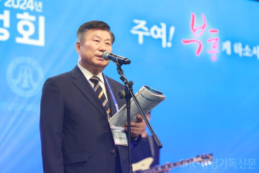 수정된_11_예배 인도 박석환 목사.jpg