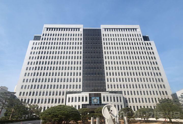 부산고등·지방법원 전경.jpg