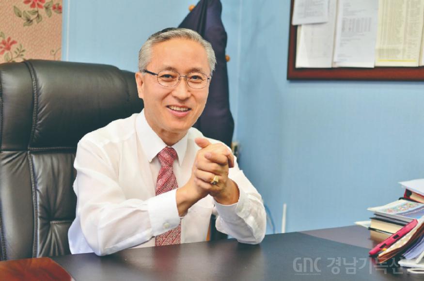 조희완 목사_2.jpg