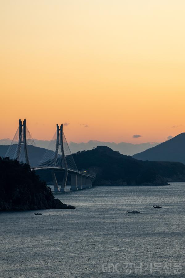 수정_20260102 거제 유호리 일출-03.jpg