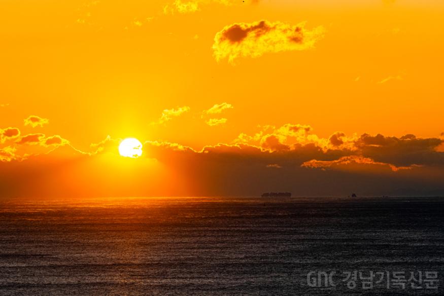 수정_20260102 거제 유호리 일출-08.jpg