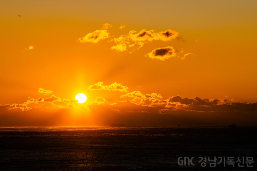 수정_20260102 거제 유호리 일출-15.jpg